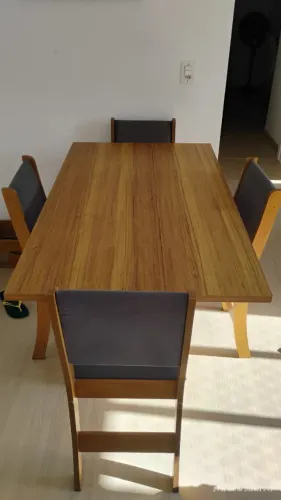 Mesa 4 cadeiras