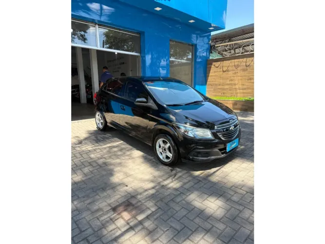 Chevrolet Onix Hatch LT 1.4 8V Flex Mec. 4P 2013