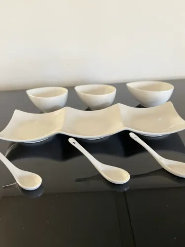 Petisqueira molheira com bandeja, potes e colheres importado porcelana 