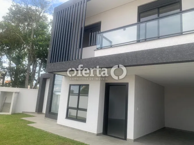 Sobrado em Araucária / Centro
