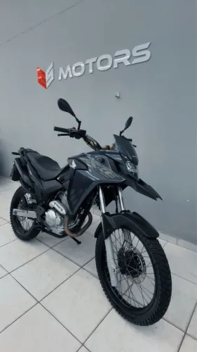 Oportunidade!! XRE 300 2023 impecável esmotors