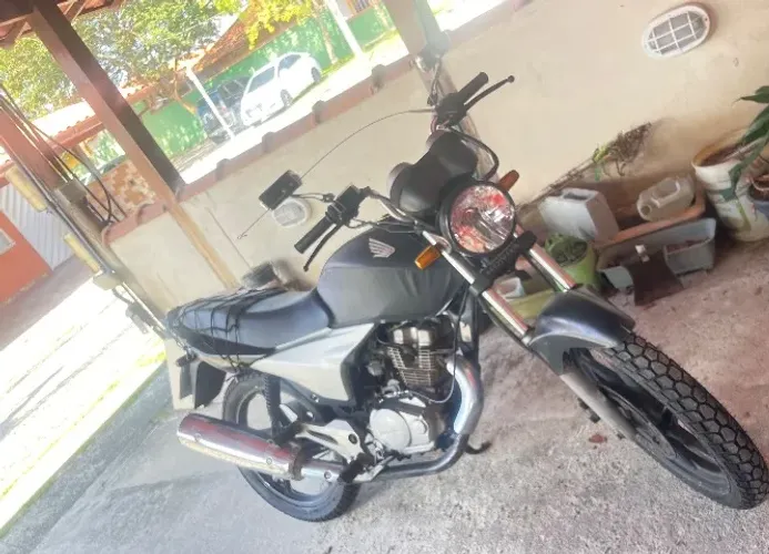 Moto Honda CG150 Sport, Ano 2006. Conhecida como mini Twister