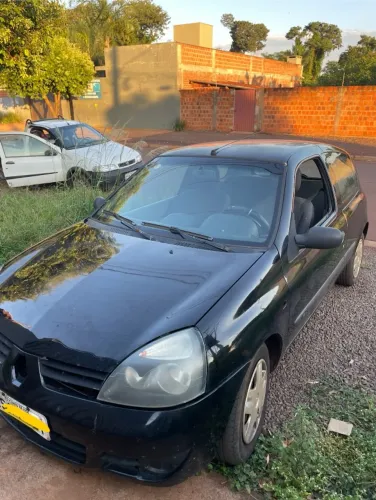 Renault Clio Hi-flex 1.0 16V 3P 2011