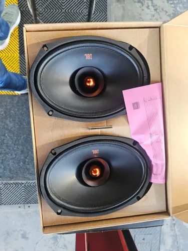Auto falante 6×9 jbl de 200 rms