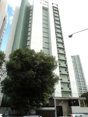 Apartamento cobertura com piscina privada.