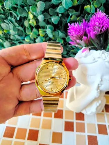 Novo relógio Casio retrô Calendário