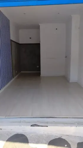 Casa com 1 Quarto(s) e 1 banheiro(s) para Alugar, 15 m² por R$ 1000 / Mês