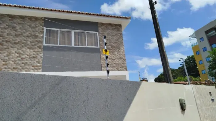 Cerca elétrica com 04 fios reforçada