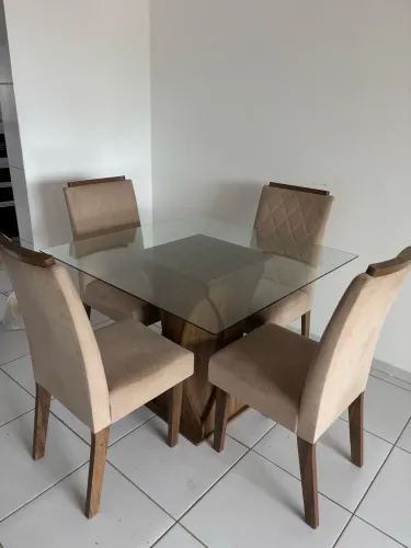 1 Mesa de vidro + 4 Cadeiras