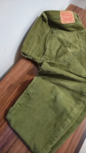 Calça Levi's 511 Slim Veludo Verde - Tam 42 (Seminova)