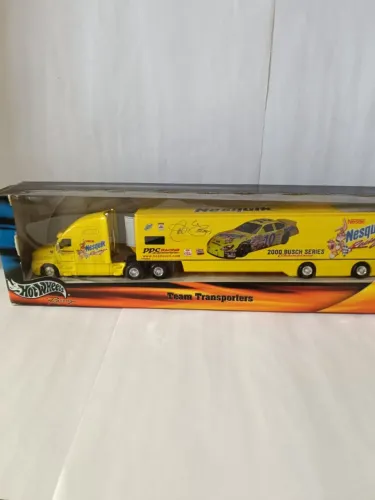 Hot Wheels Nesquik Nestle Racing Team Transporters