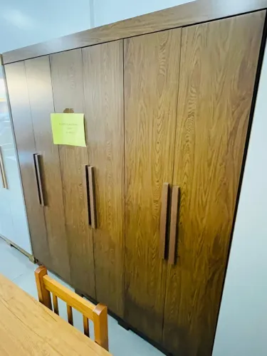  oferta guarda roupa 1.80 mt 6 portas peça de mostruário