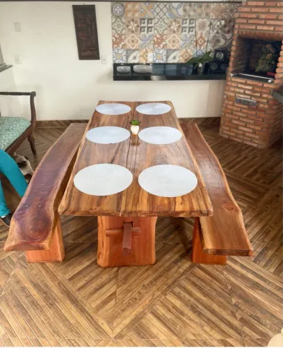 MESA MADEIRA MACIÇA