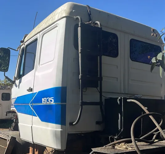 VENDO CABINE COMPLETA MERCEDES 1935
