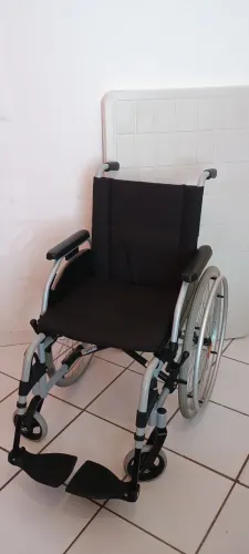 Cadeira de rodas OTTOBOCK + Cadeira de banho ORTOBRÁS