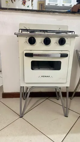 Fogão 2 bocas com forno nunca utilizado.
