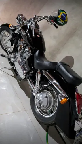 Vendo shadow aero 750 top ?