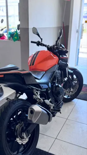 Cb 500f 2019 moto extra, moto de loja física ?