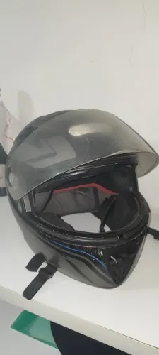 Capacete tamanho 58.