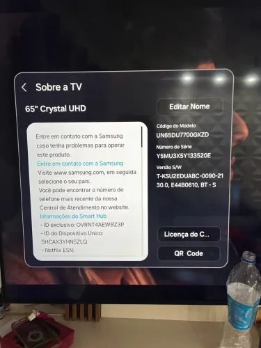 TV é a Samsung Crystal UHD 65?, modelo UN65DU7700GXZD.