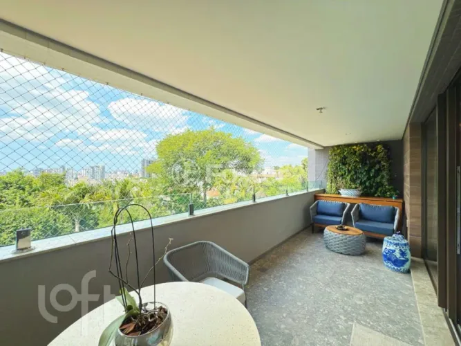 Apartamento à venda Rua Campos Sales, Boa Vista - Porto Alegre