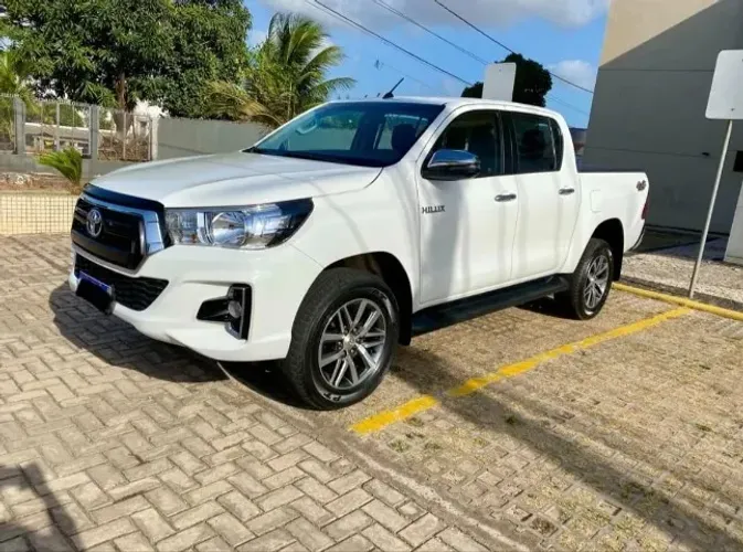 Toyota Hilux CD Gr-s 4X4 2.8 TDI Dies. Aut. 2020