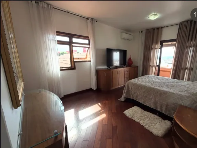 Casa alto padrão em Mafra