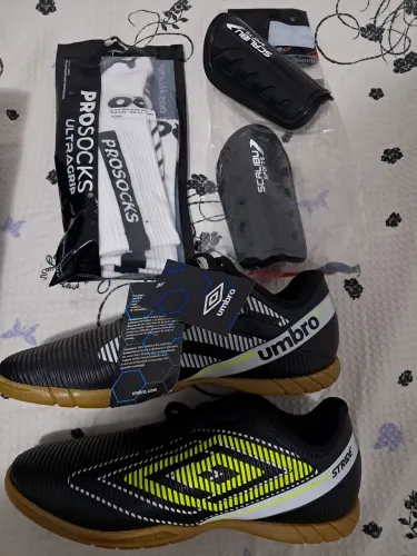 Chuteira Futebol de Salão ZERADA