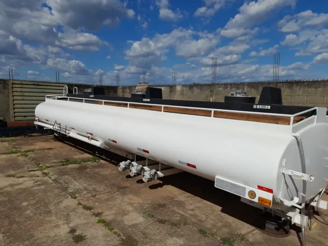 Tanque transporte combustível 15000lts 3x5 bocas saída de fundo pneumática