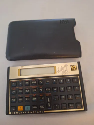 Calculadora Hp 12C funciona perfeitamente 