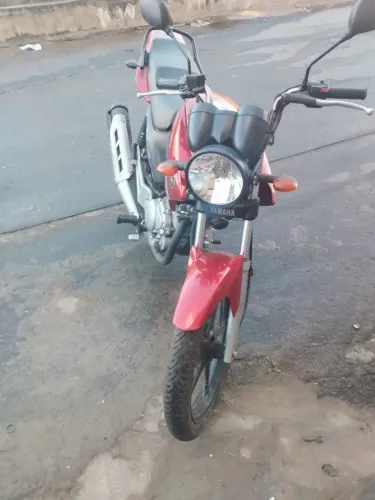 Vendo moto Factor br nova 22 km rodados, nao e 22 mil km rodados. Sao 22 km rodados (nova)