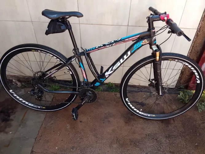Bicicleta 29 ksw profissional toda na Shimano revisada, pneus paco faixa branca refletiva