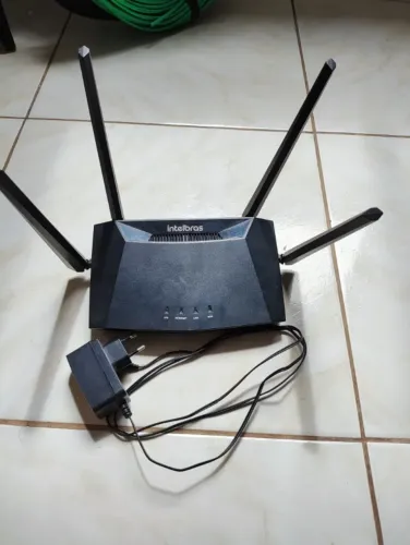 Roteador Intelbras 4 antenas