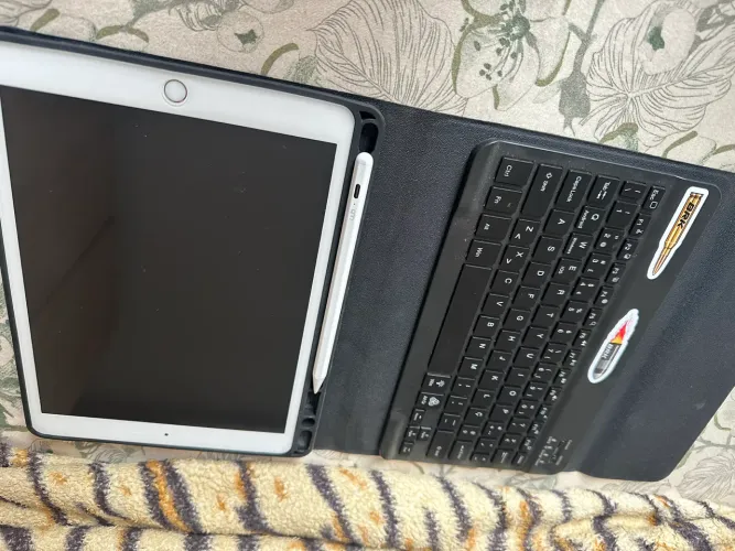iPad 7 geração 32gb com caneta pencil e capa com teclado