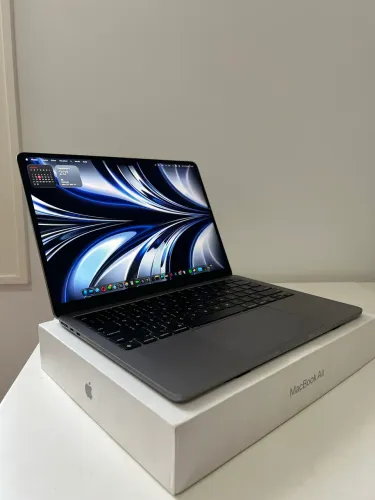MacBook Air M2 8GB RAM + 256GB SSD Impecável