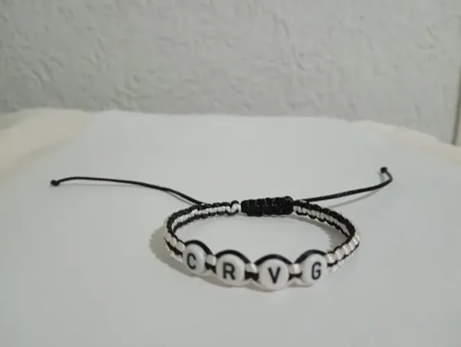 Pulseira em macramê Vasco