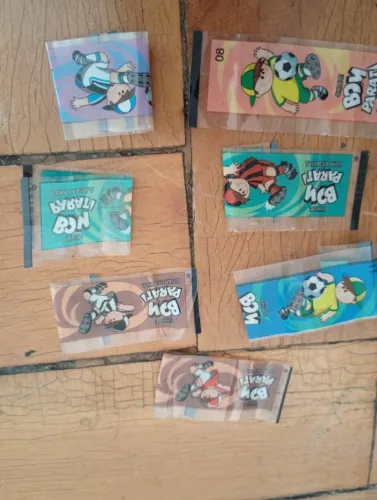 Lote de figurinhas chicle bom de bola inicio anos 2000 (parati)