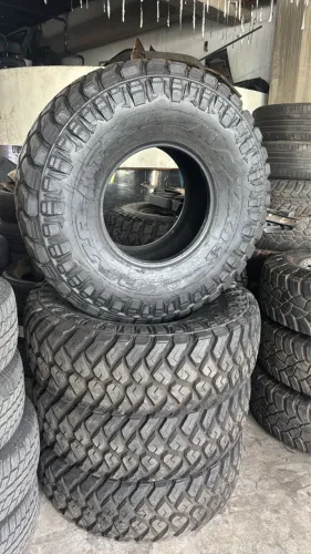 Pneus Maxxis RAZR 40x13,5x17 Novos