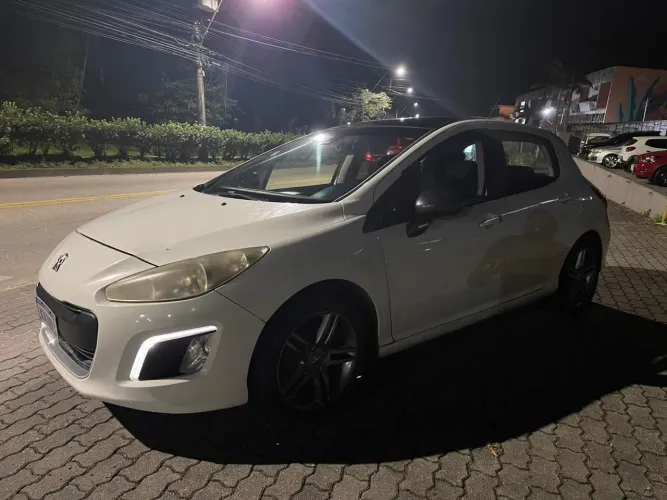 Peugeot 308 Allure 1.6 Flex 16V 5P Mec. 2013