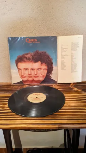 LP Queen miracle 1989