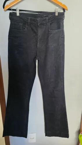 Calça preta com riscos branco - zara 42