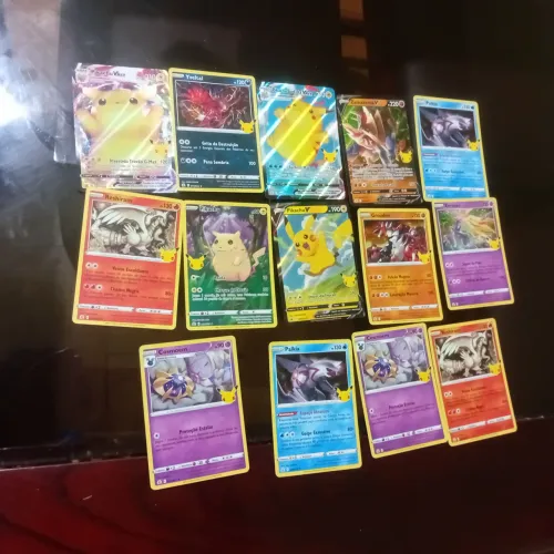 Lote de Cartas Pokémon Originais + carta grande (olhar última foto) Coleção 25 Anos