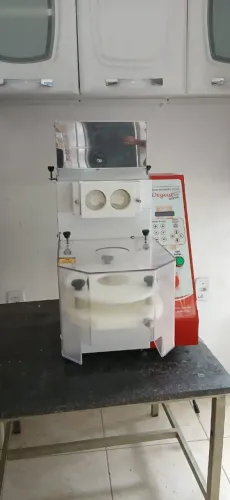 Fábrica de Salgados (Modeladora, Masseira, 02 Fritadeiras, Estufa)