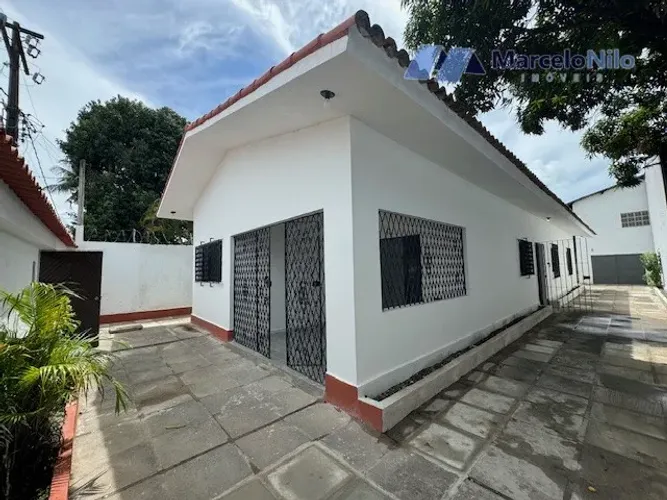 Casa no Bairro de Santa Tereza, 04 Quartos, Amplo Quintal