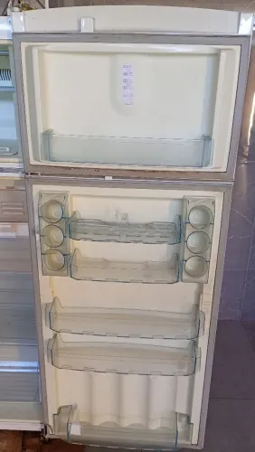 Vendo geladeira Frost Free
