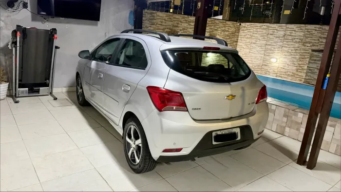 Chevrolet Onix Hatch LTZ 1.4 8V Flex Mec. 4P 2018
