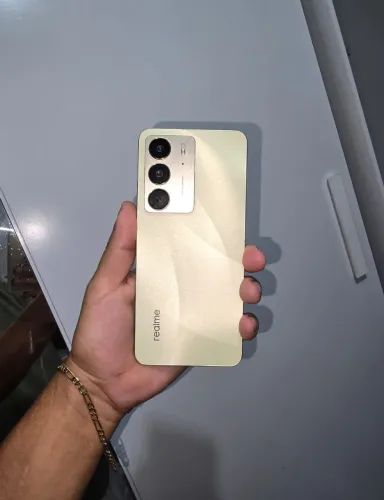 Realme C75 resistente à agua!!