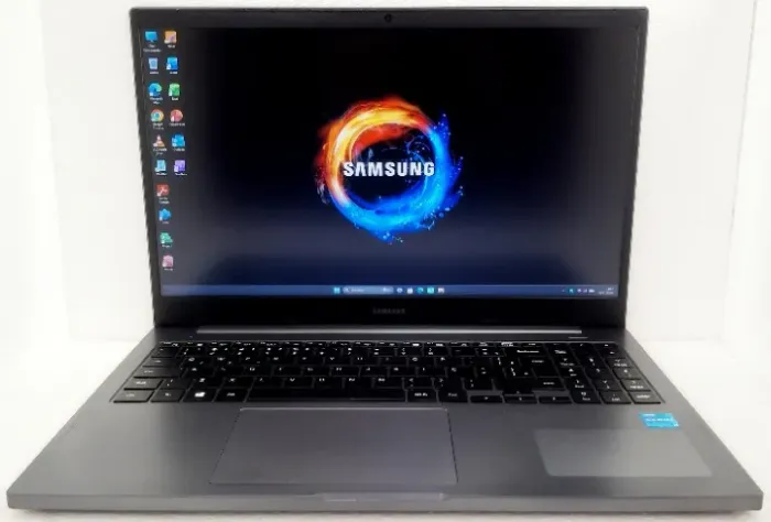 Vendo Notebook TOP Samsung Book Core i3 11ª Geração com SSD e Tela Full HD