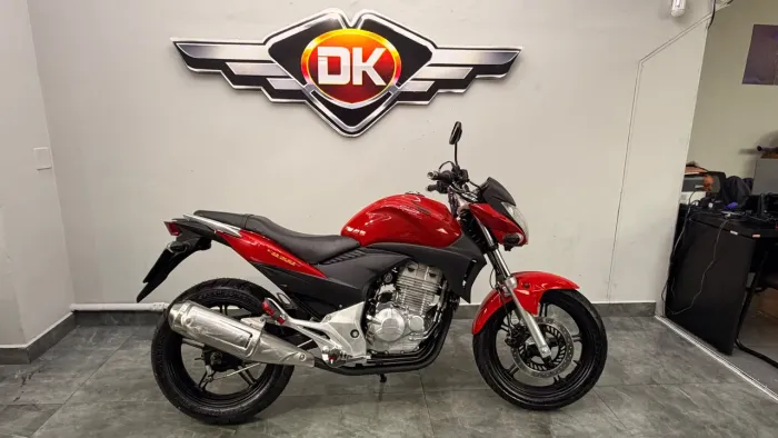 HONDA CB 300R 2010 VERMELHA