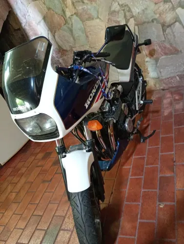Moto Honda CBX 7 galo ano 1990